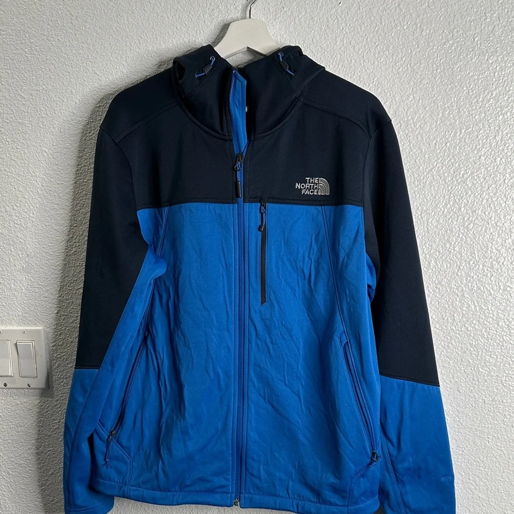 The North Face Men's fleece line wind wall soft shell Jacket in Blue Black M